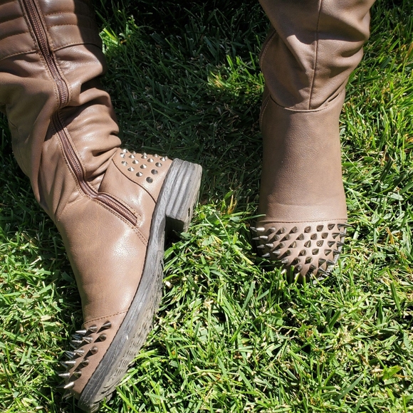 Brown Faux Leather & Silver Spikes Kneehigh Boots - Picture 2 of 4